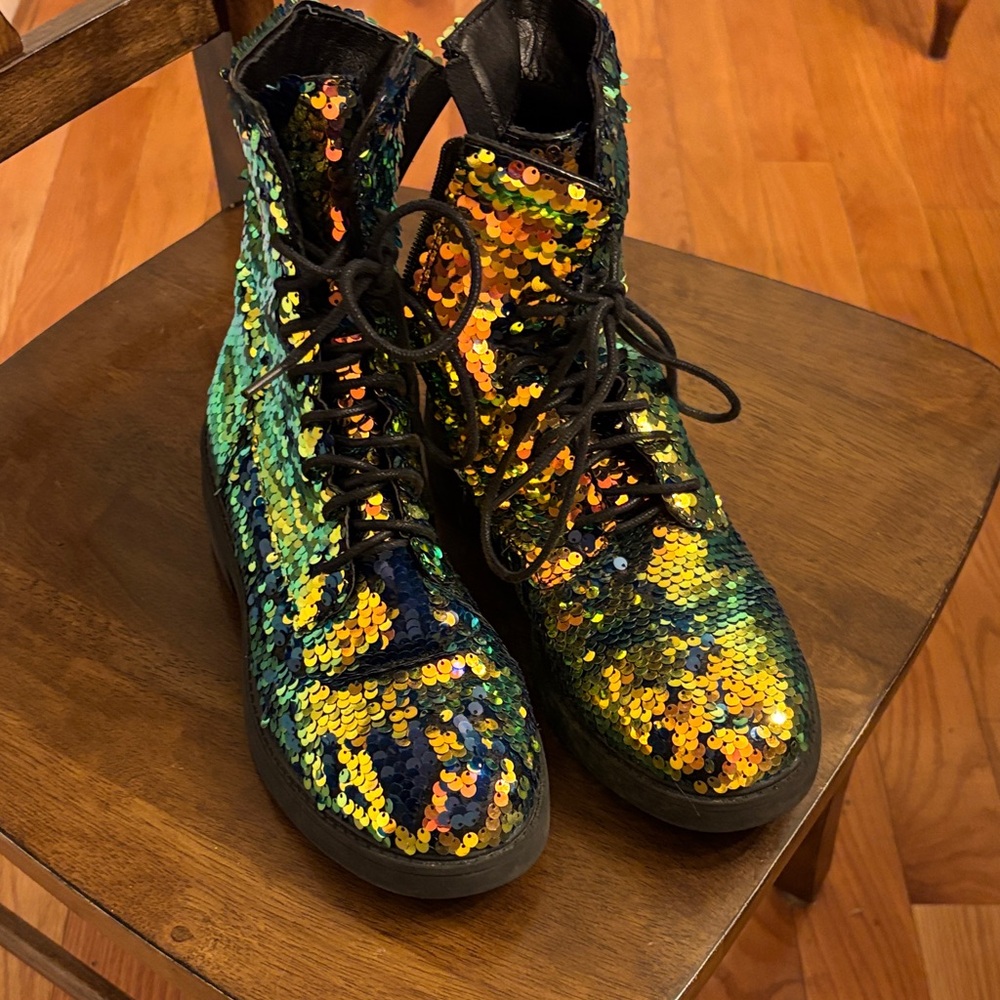 Women’s Sequin Lace-Up Ankle Boots in Green/Gold